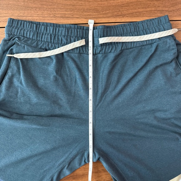 Vuori Women's performance Jogger Pants size small - Picture 10 of 10